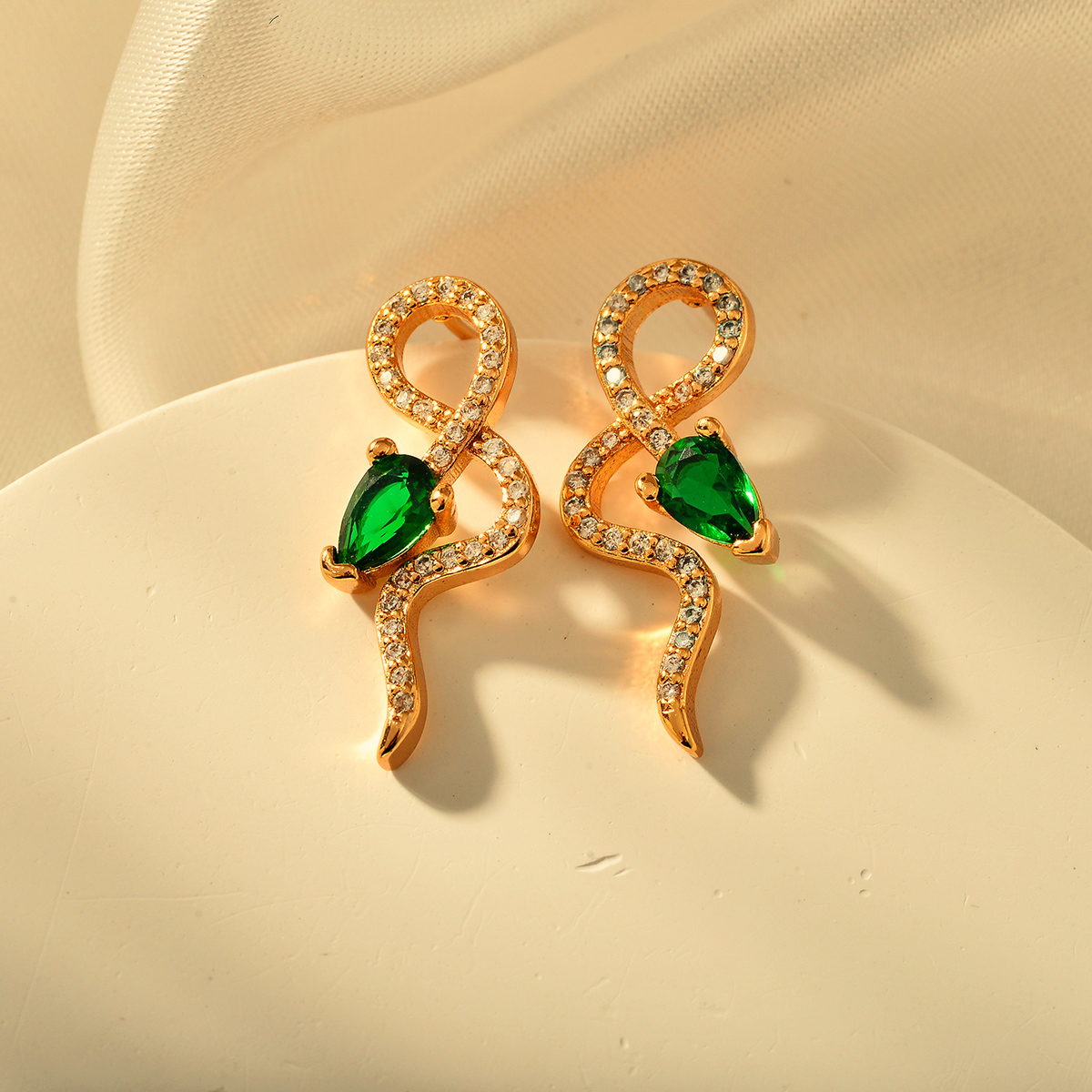 1 Pair Classical Snake Alloy Ear Studs display picture 7