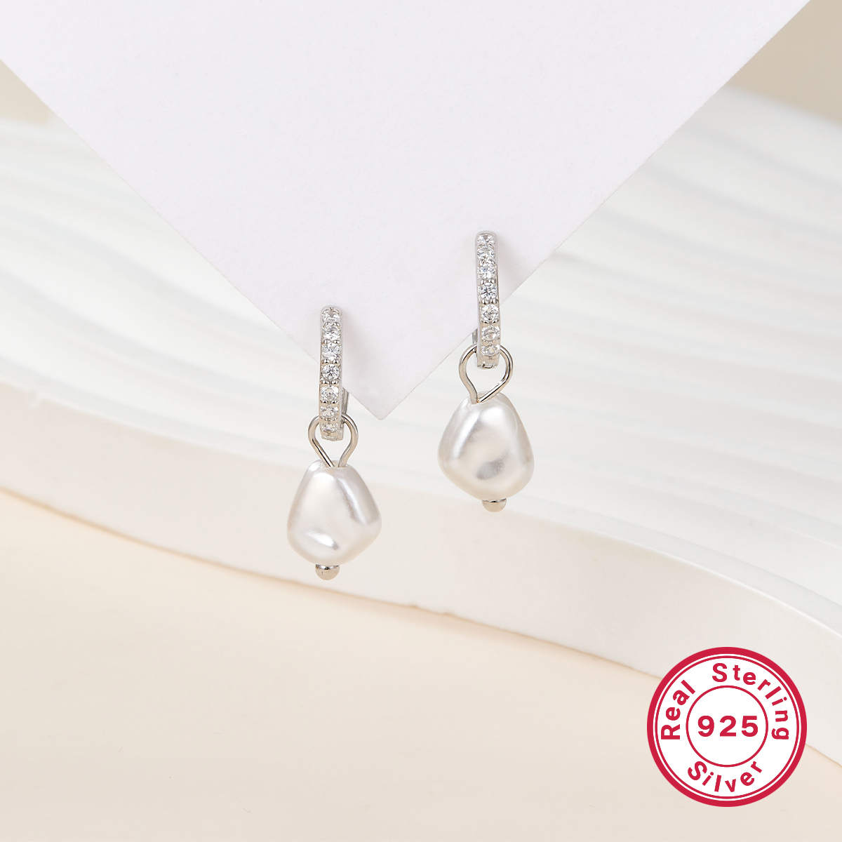 1 Pair Elegant Simple Style Geometric Plating Inlay Sterling Silver Artificial Pearls Rhinestones Drop Earrings display picture 3