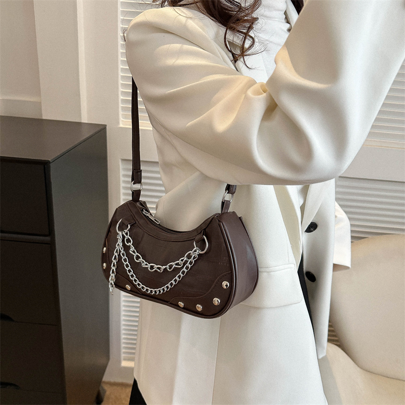 Women's Pu Leather Solid Color Basic Pillow Shape Zipper Buckle Shoulder Bag display picture 9