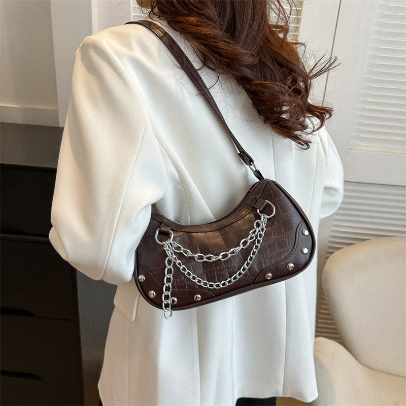 Women's Pu Leather Solid Color Basic Pillow Shape Zipper Buckle Shoulder Bag display picture 8