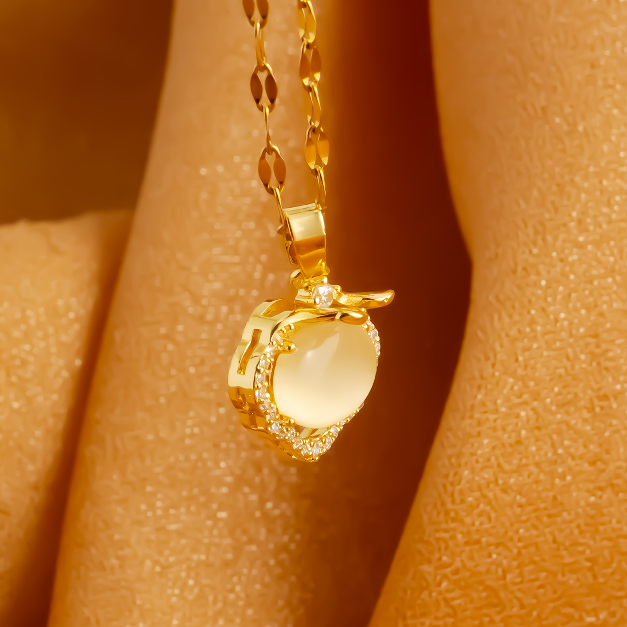 Acero Inoxidable Chapados en oro de 18k Elegante Glamour Enchapado Embutido Oval Ópalo Circón Collar Colgante display picture 3