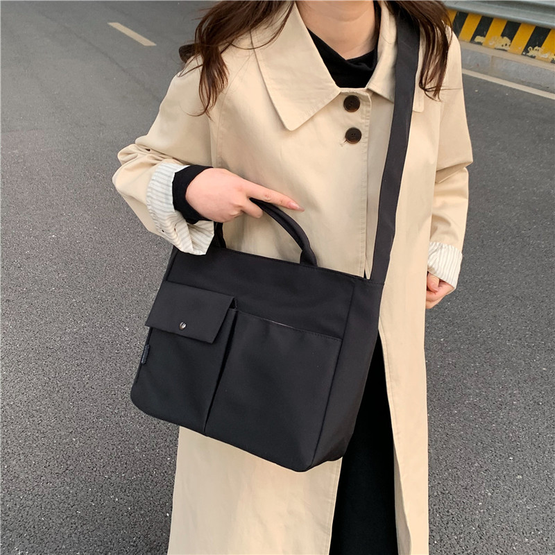 Women's Composite Fabric Solid Color Classic Style Sewing Thread Square Zipper Handbag display picture 4