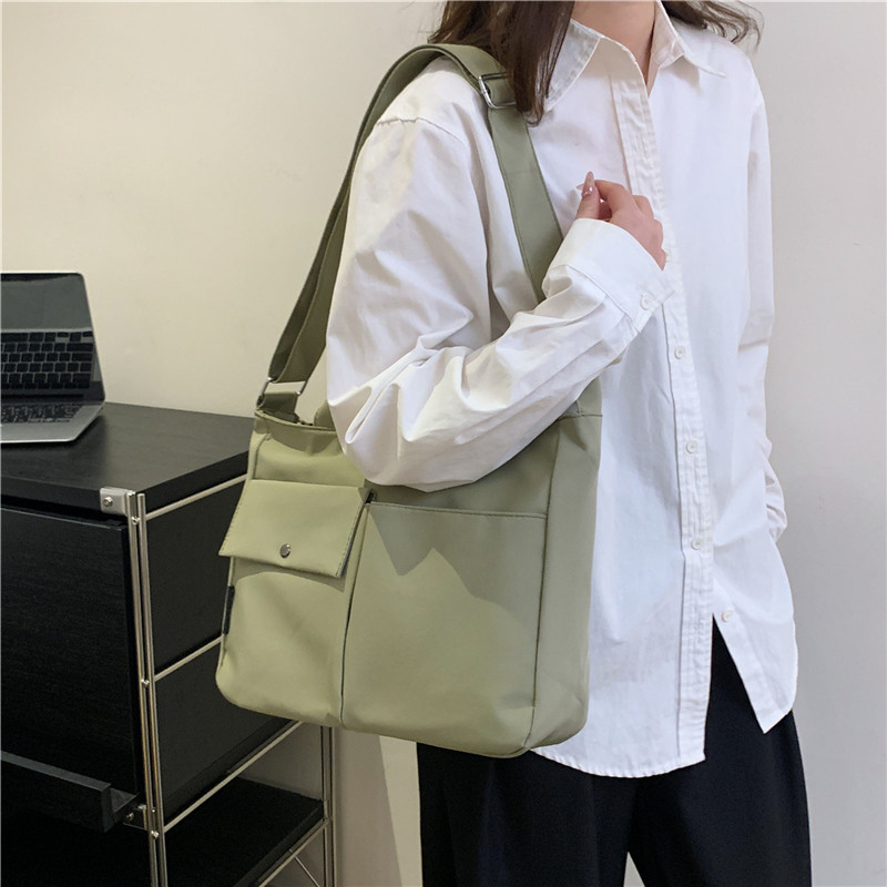 Women's Composite Fabric Solid Color Classic Style Sewing Thread Square Zipper Handbag display picture 7