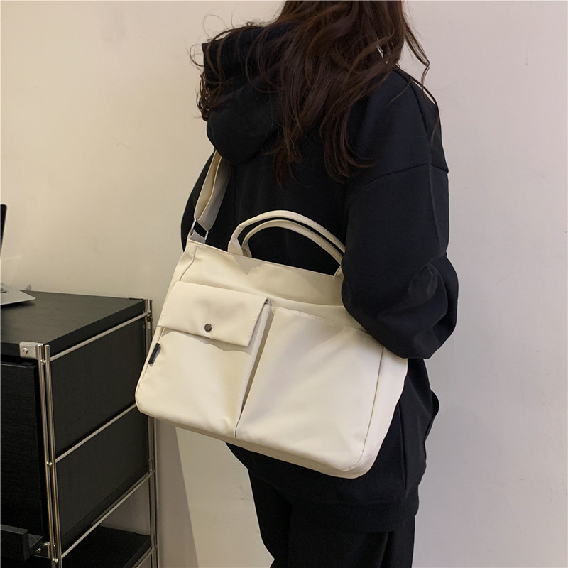 Women's Composite Fabric Solid Color Classic Style Sewing Thread Square Zipper Handbag display picture 14