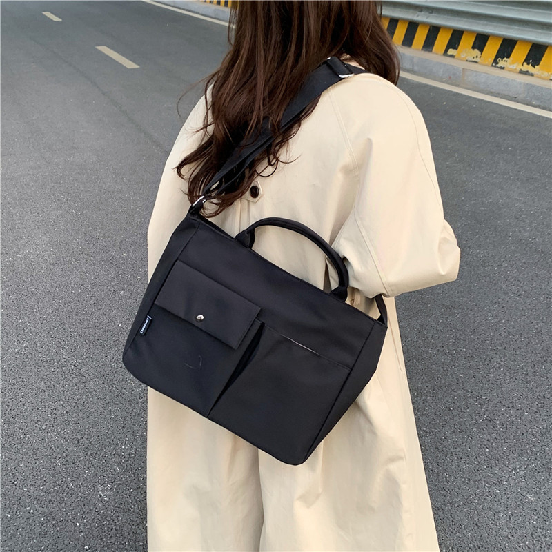 Women's Composite Fabric Solid Color Classic Style Sewing Thread Square Zipper Handbag display picture 18