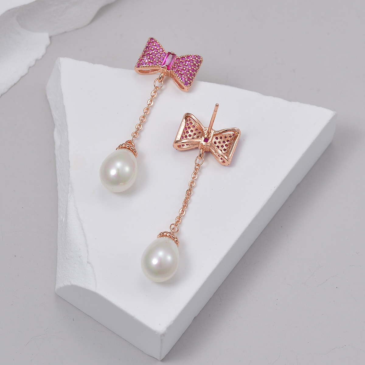 1 Paire Sucré Noeud D'arc Placage Gemme Laiton Pierres Précieuses Artificielles Zircon Plaqué Or Rose Or Blanc Plaqué Boucles D'oreilles display picture 5