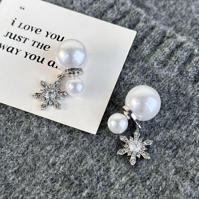 1 Pair Elegant Snowflake Imitation Pearl Alloy Drop Earrings display picture 6