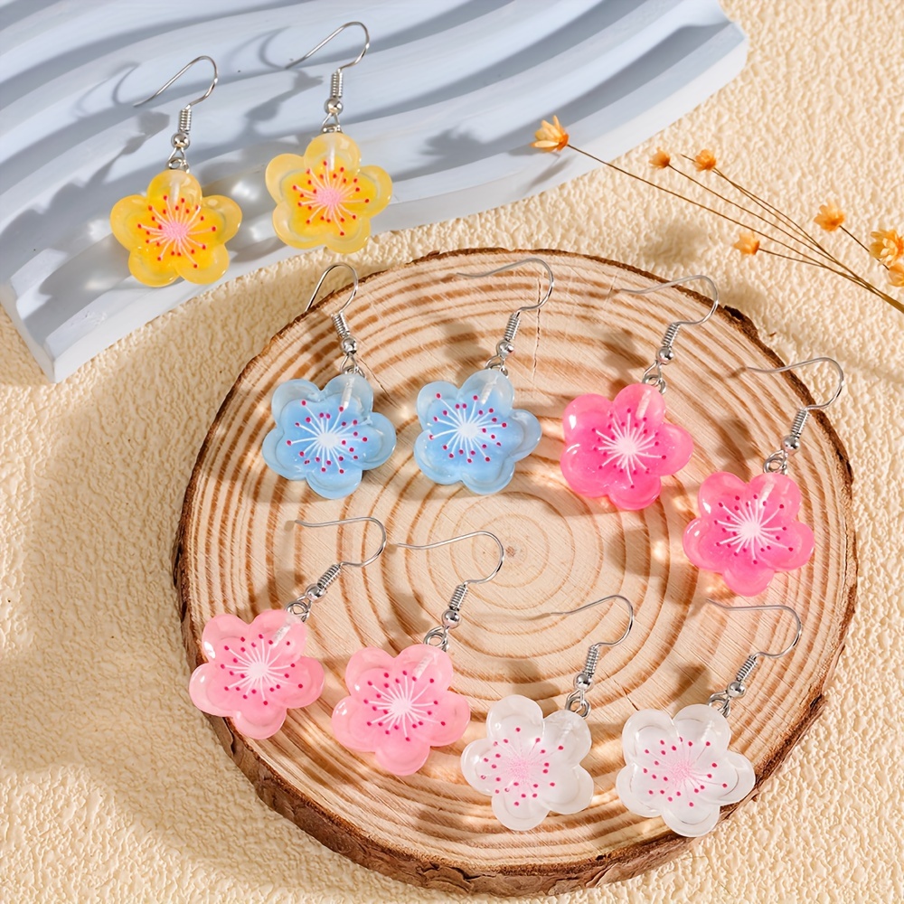 1 Pair Casual Cute Flower Resin Drop Earrings display picture 1