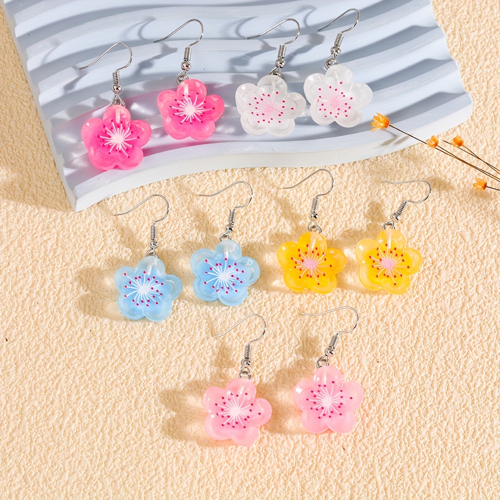 1 Pair Casual Cute Flower Resin Drop Earrings display picture 4