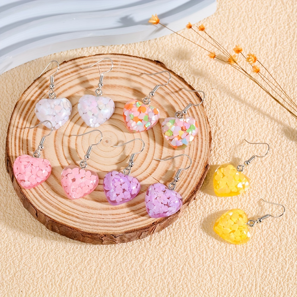 1 Pair Casual Heart Shape Resin Drop Earrings display picture 1