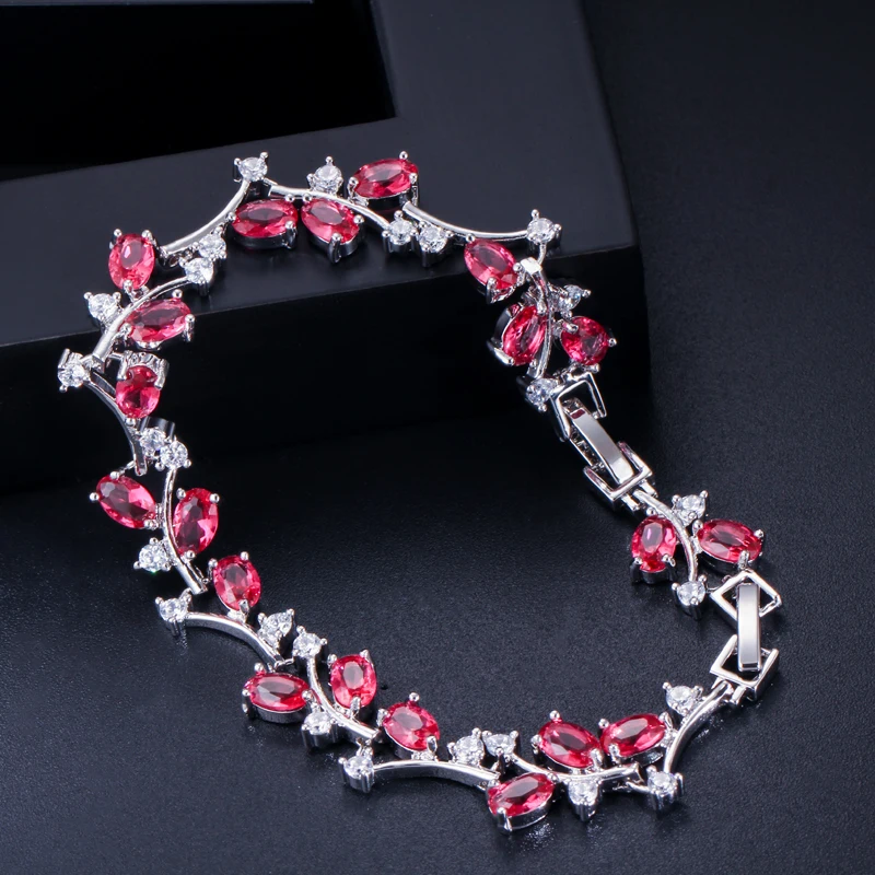 Elegant Simple Style Wreath Copper Zircon White Gold Plated Bracelets display picture 12