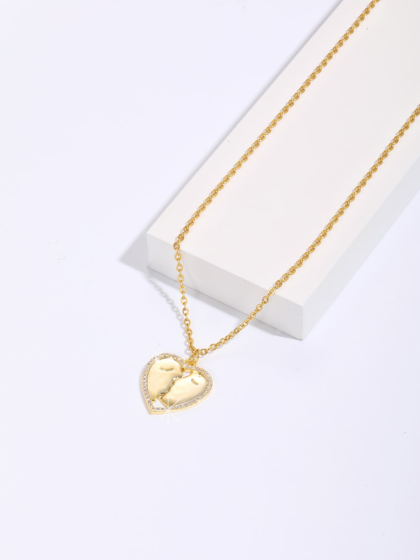 Copper Elegant Simple Style Lips Heart Shape Plating Inlay Zircon Pendant Necklace display picture 4