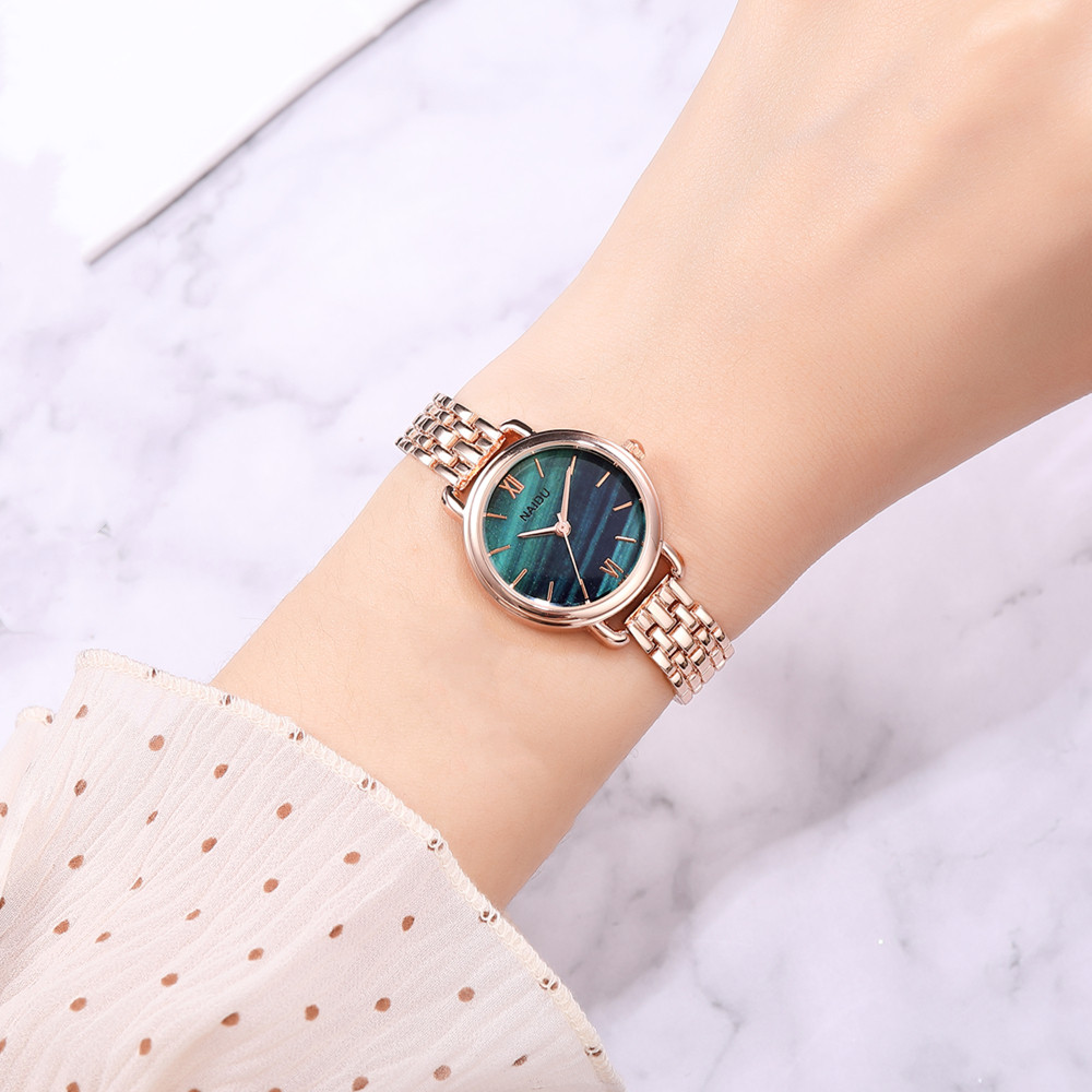 Vintage Style Solid Color Quartz Women's Watches display picture 2