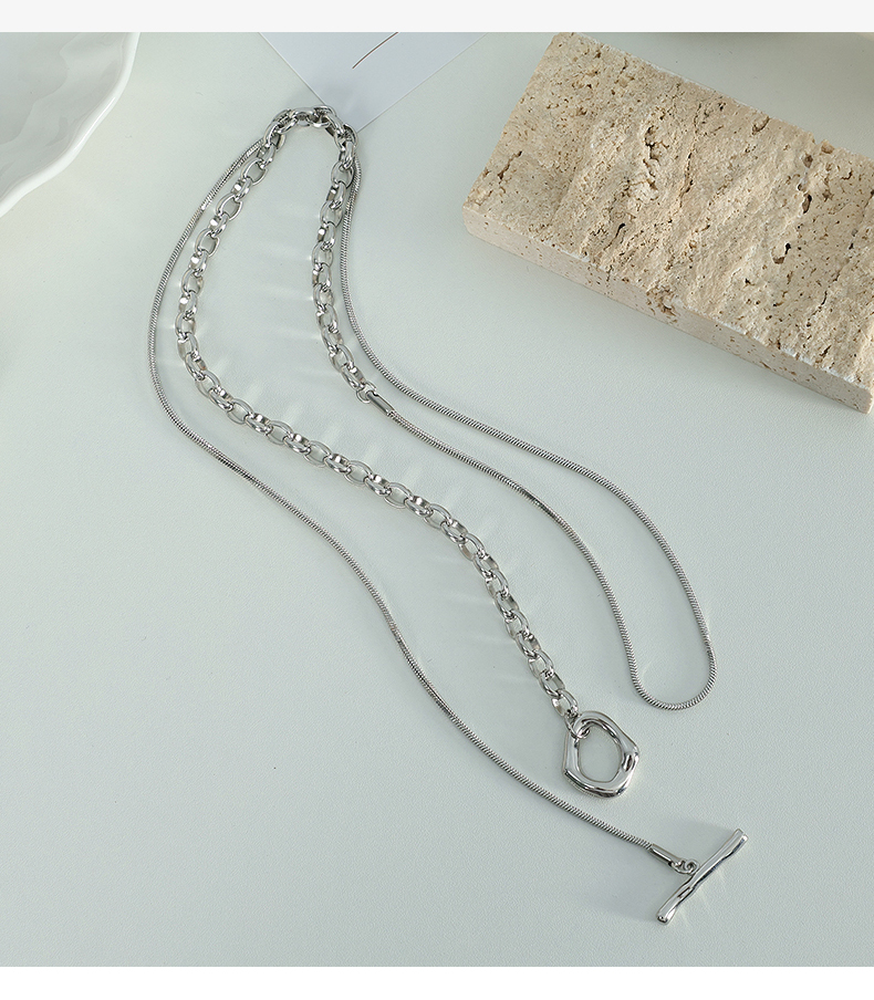 Casual Simple Style Solid Color Titanium Steel Plating Metal Button Women's Sweater Chain display picture 10