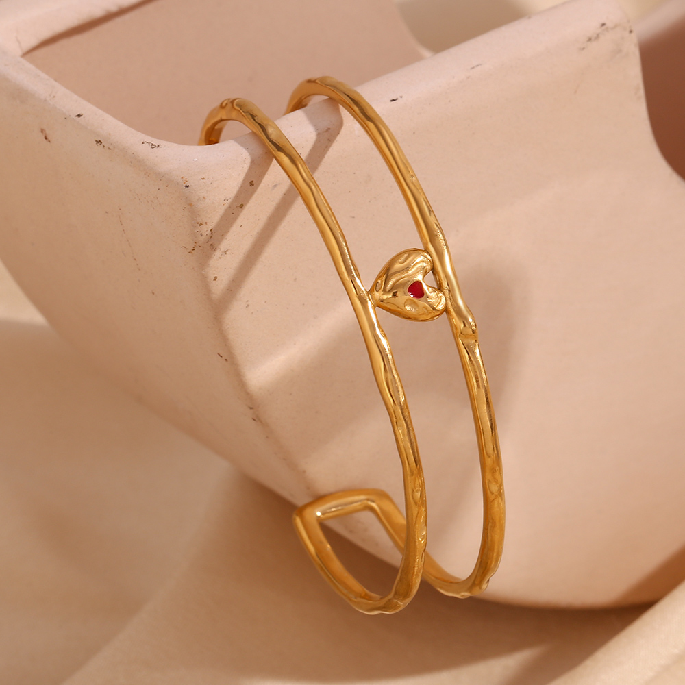Retro Simple Style Heart Shape Stainless Steel Enamel Plating 18k Gold Plated Bangle display picture 10