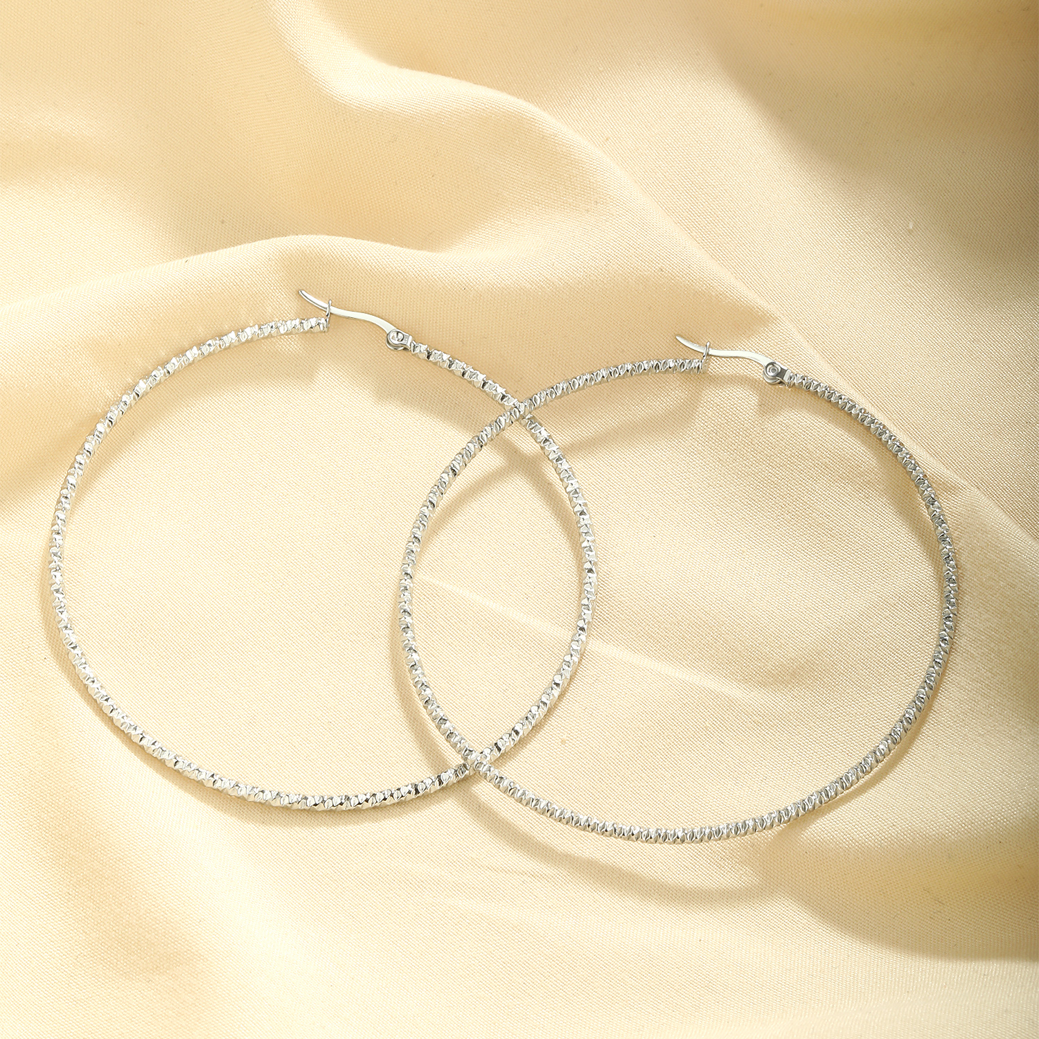 1 Pair Simple Style Classic Style Solid Color Plating Inlay Stainless Steel Artificial Diamond Hoop Earrings display picture 13