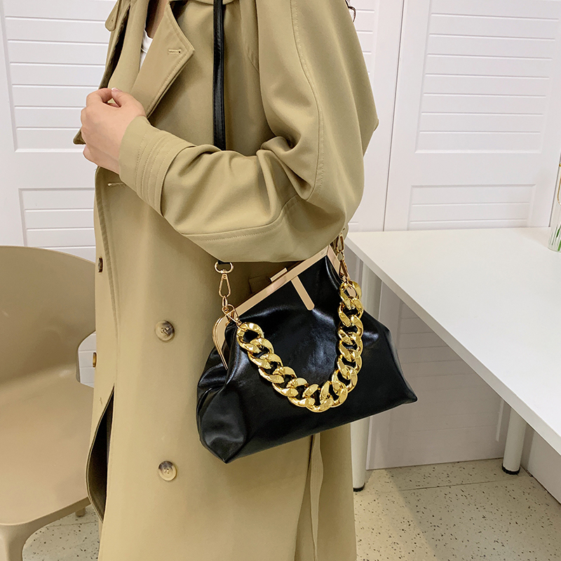 Women's Pu Leather Solid Color Preppy Style Classic Style Sewing Thread Shell Lock Clasp Shoulder Bag display picture 7