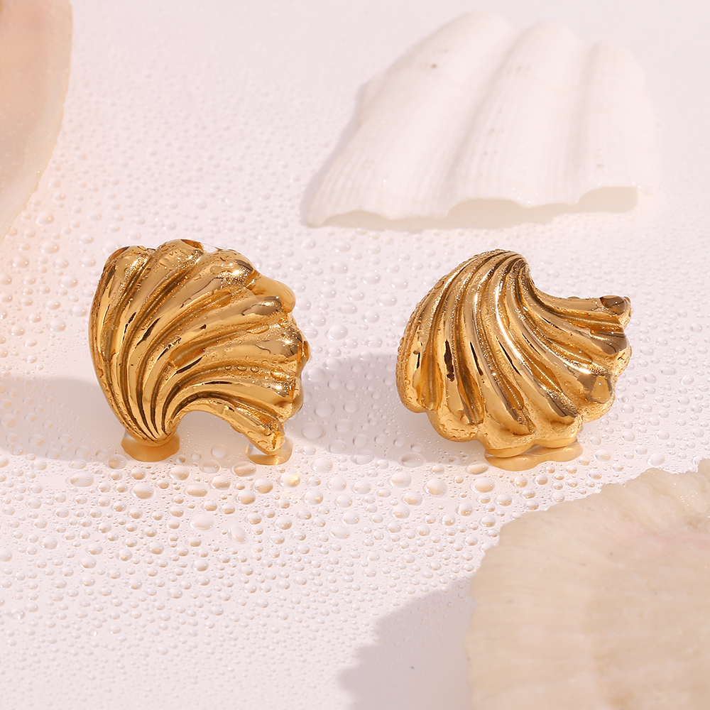 1 Pair Simple Style Shell Plating Stainless Steel 18k Gold Plated Ear Studs display picture 4