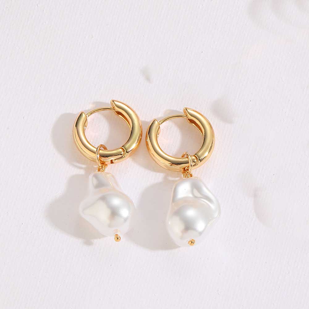 1 Pair Vintage Style Simple Style Commute Irregular Plating Inlay Artificial Pearl Copper Zircon 14k Gold Plated Drop Earrings display picture 2