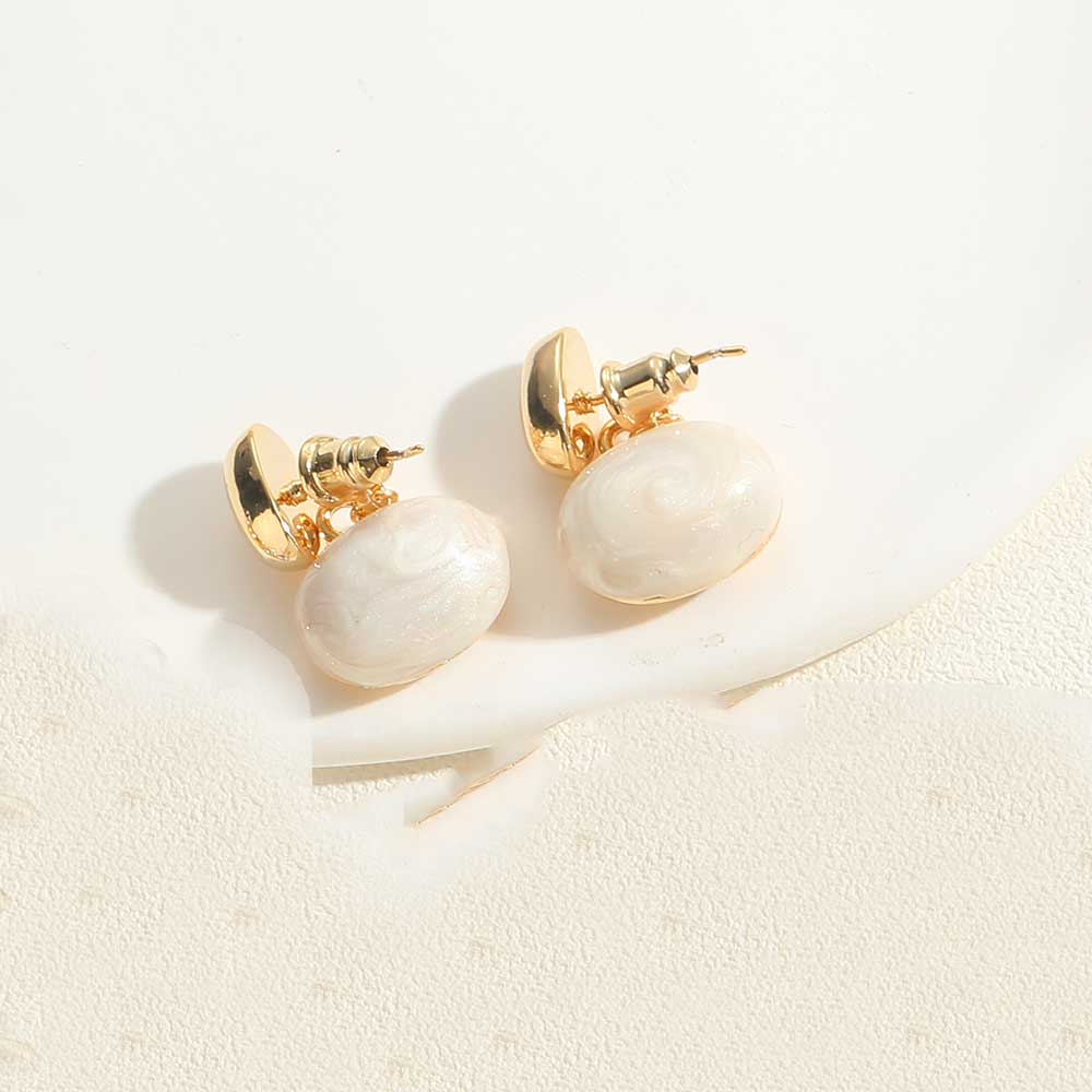 1 Pair Vintage Style Simple Style Commute Irregular Plating Inlay Artificial Pearl Copper Zircon 14k Gold Plated Drop Earrings display picture 4