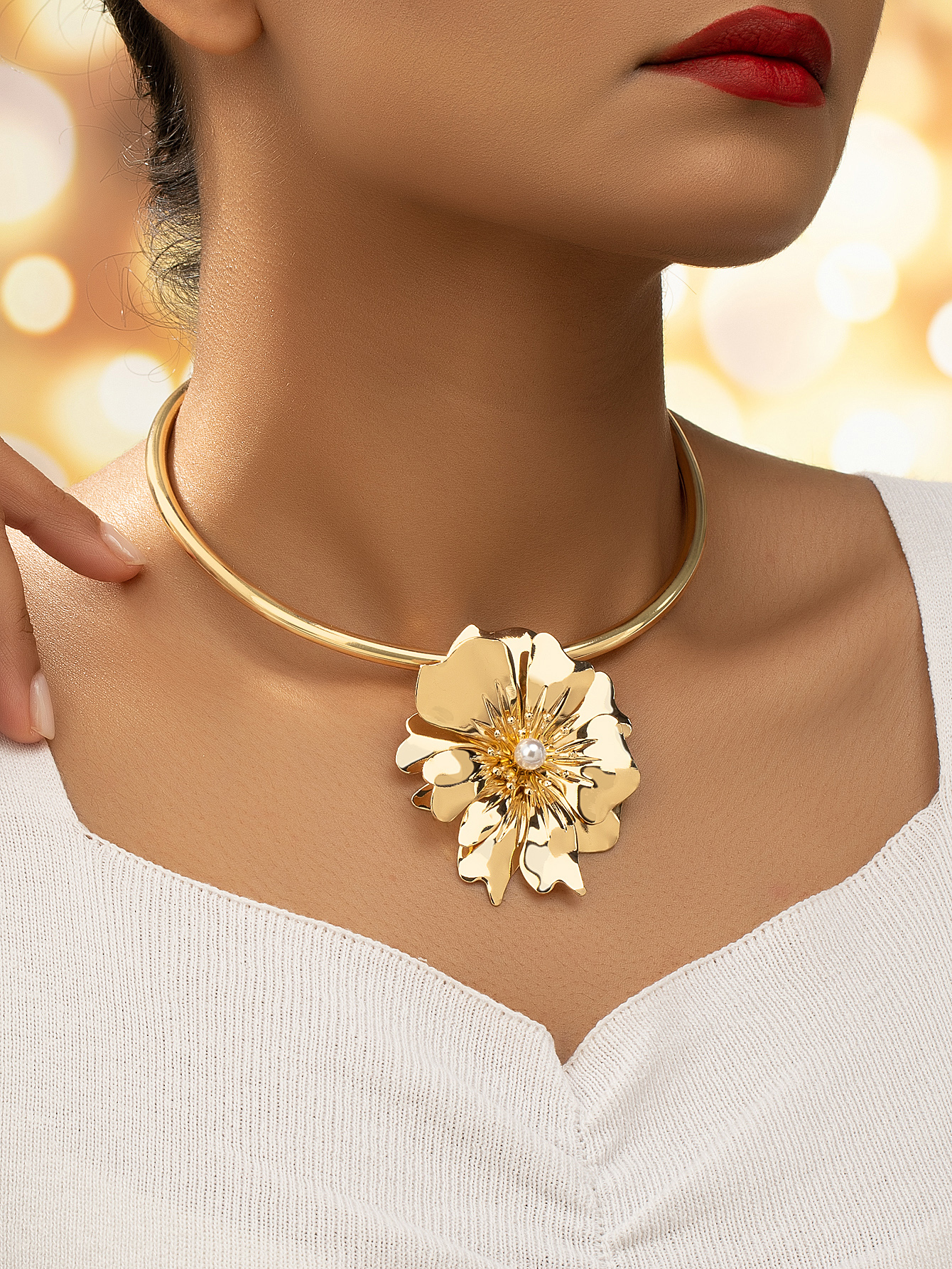 Elegant Flower Ferroalloy Plating Inlay Artificial Pearls Gold Plated Women's Choker display picture 1