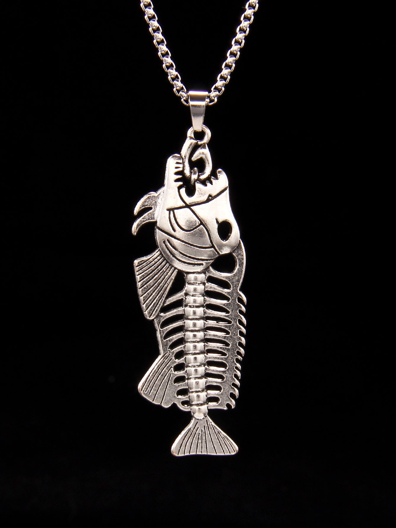 Retro Punk Commute Fish Bone 201 Stainless Steel Zinc Alloy Unisex Sweater Chain display picture 1