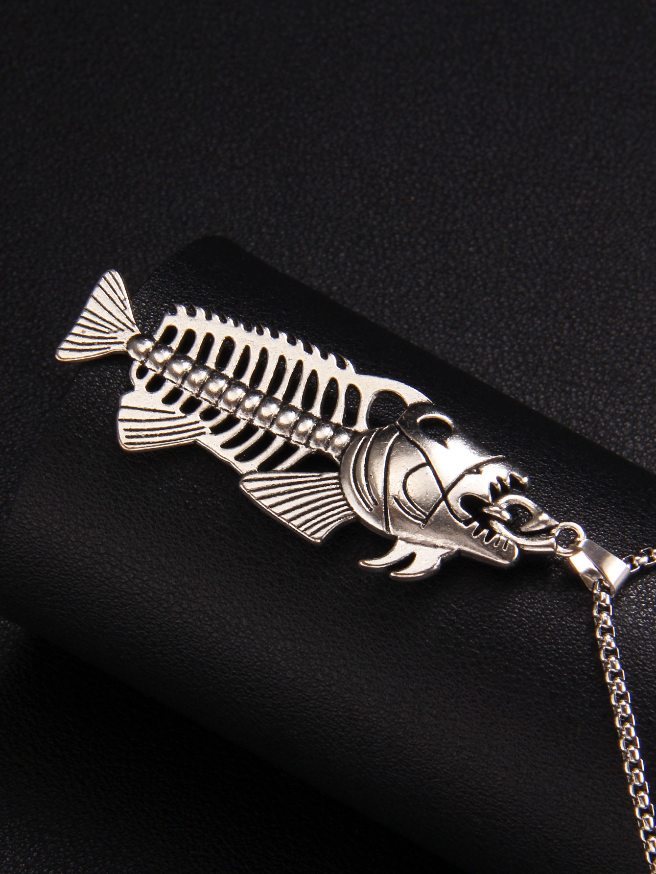 Retro Punk Commute Fish Bone 201 Stainless Steel Zinc Alloy Unisex Sweater Chain display picture 2