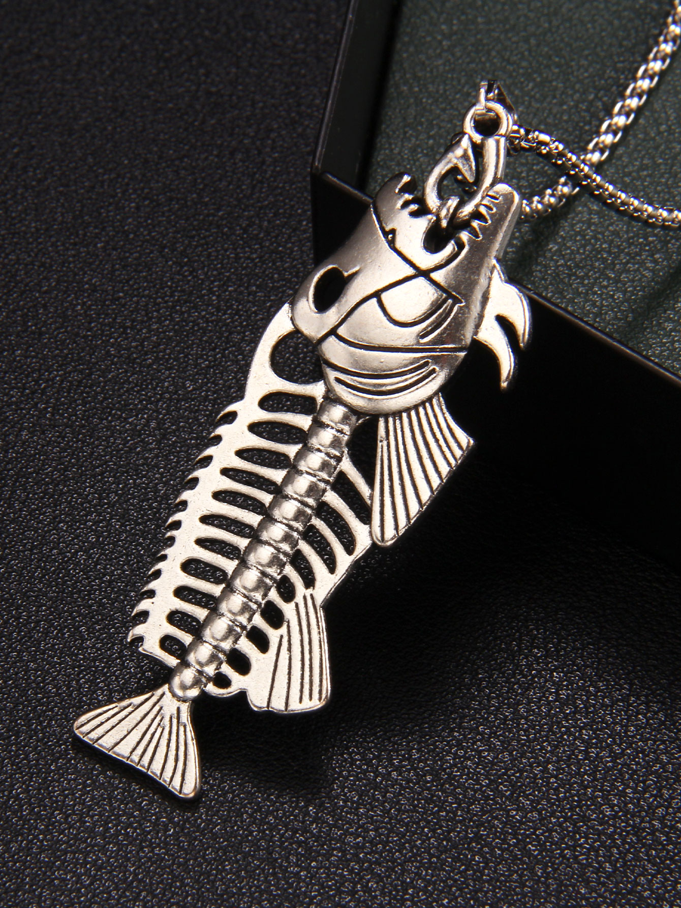 Retro Punk Commute Fish Bone 201 Stainless Steel Zinc Alloy Unisex Sweater Chain display picture 5