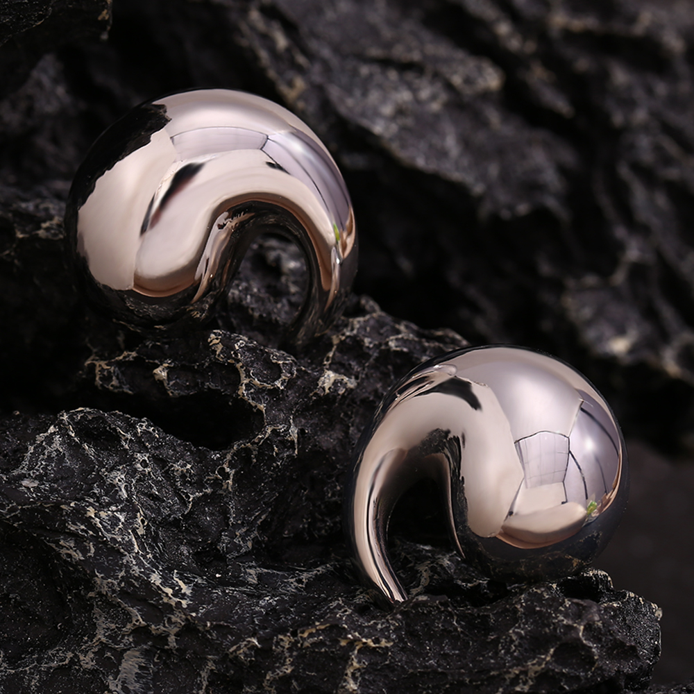 1 Pair Simple Style Classic Style Water Droplets Plating Stainless Steel 18k Gold Plated Ear Studs display picture 4