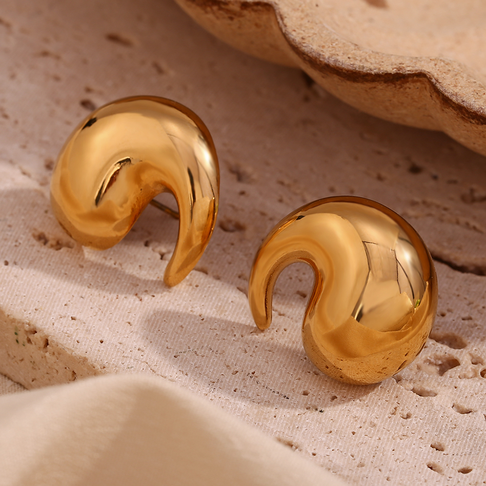 1 Pair Simple Style Classic Style Water Droplets Plating Stainless Steel 18k Gold Plated Ear Studs display picture 5
