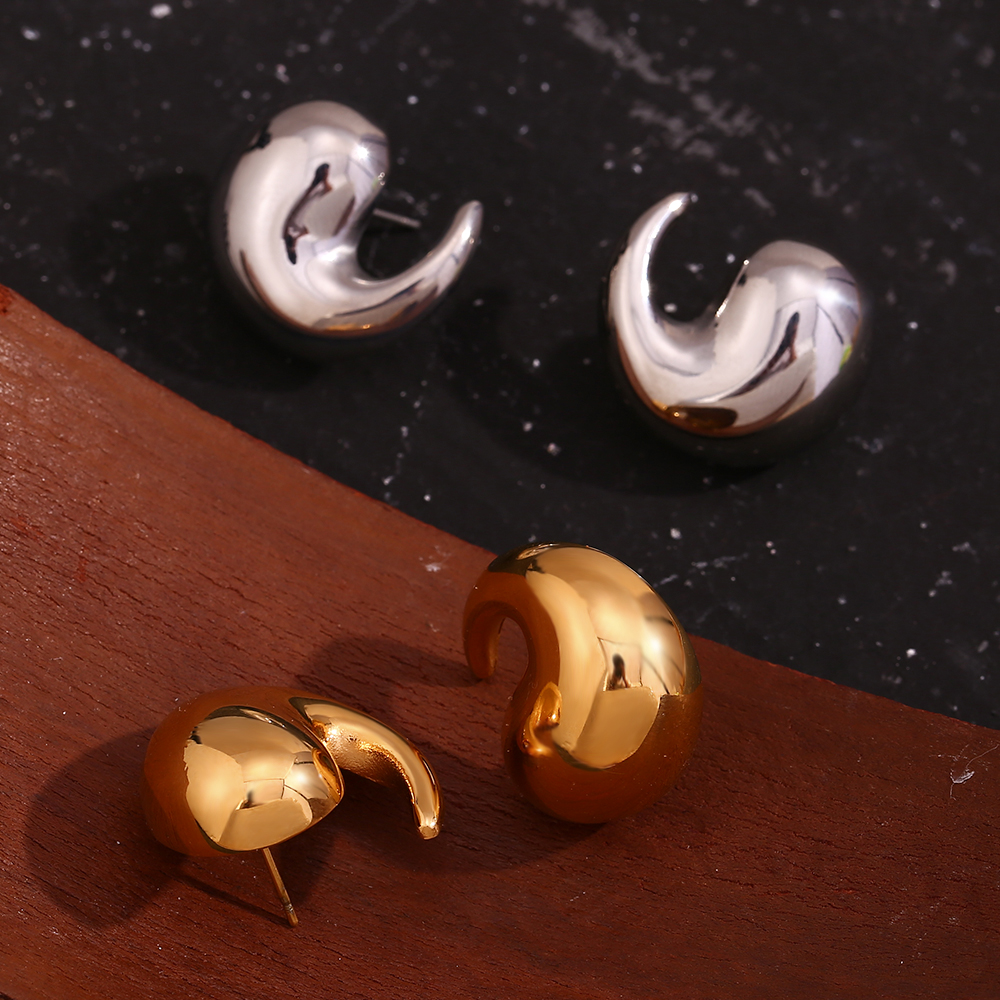 1 Pair Simple Style Classic Style Water Droplets Plating Stainless Steel 18k Gold Plated Ear Studs display picture 6