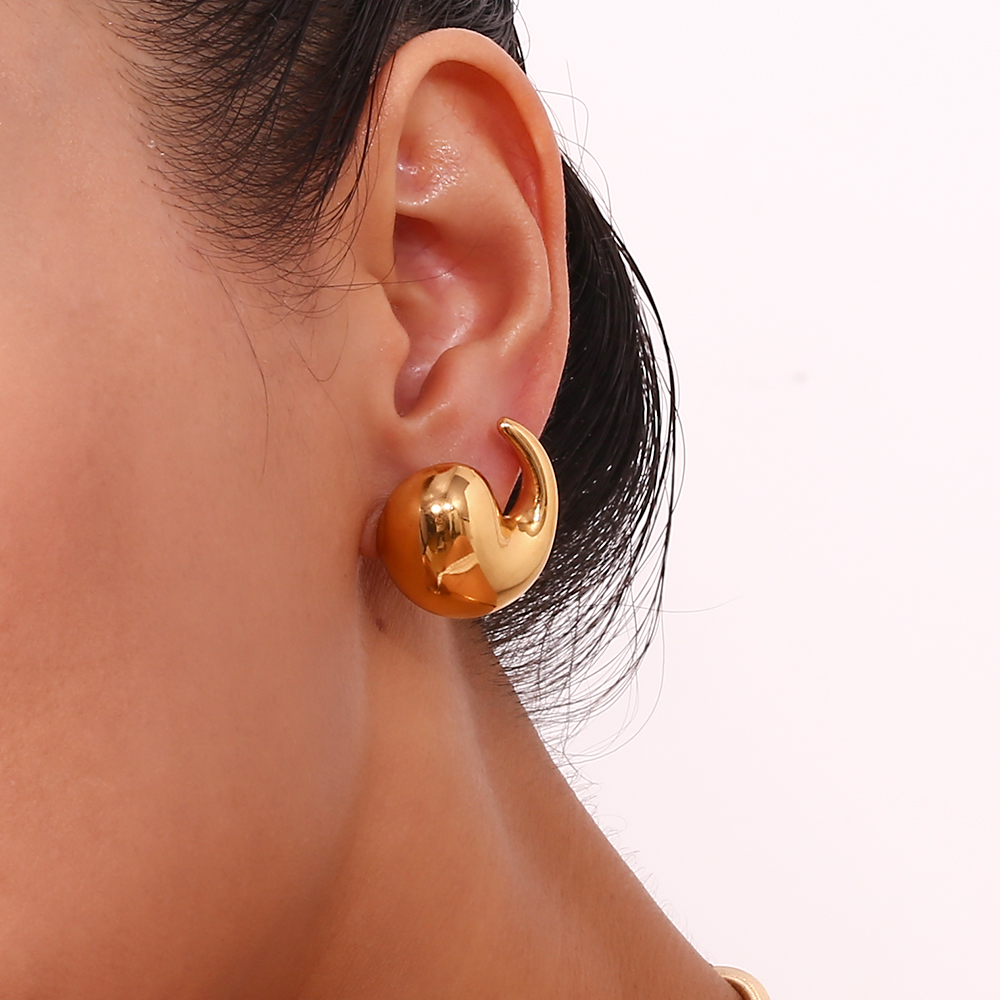 1 Pair Simple Style Classic Style Water Droplets Plating Stainless Steel 18k Gold Plated Ear Studs display picture 10