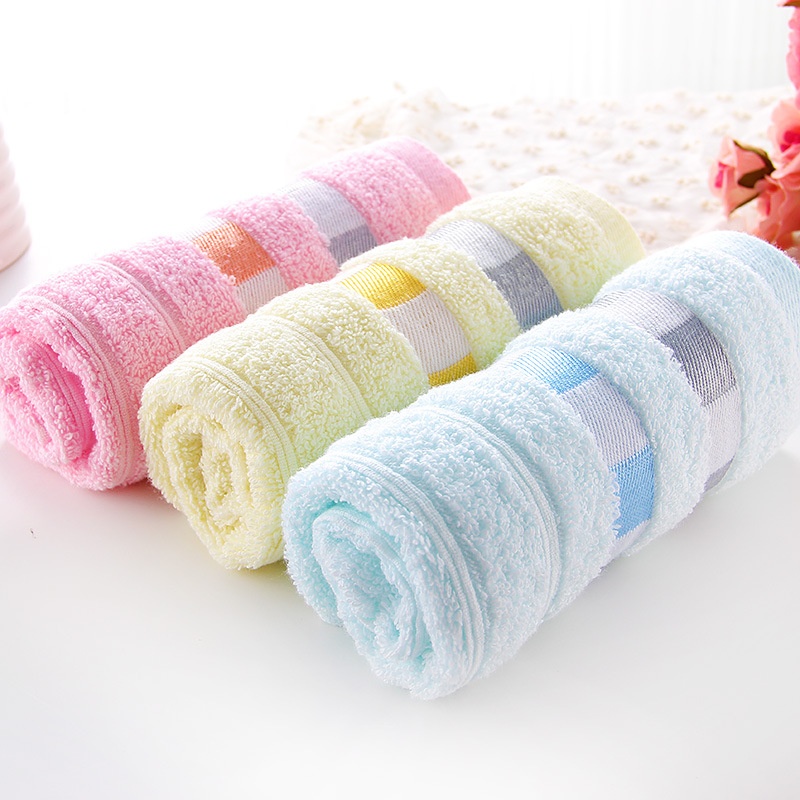 Elegant Formal Solid Color Blended Short Plush Towels Wall Art display picture 1