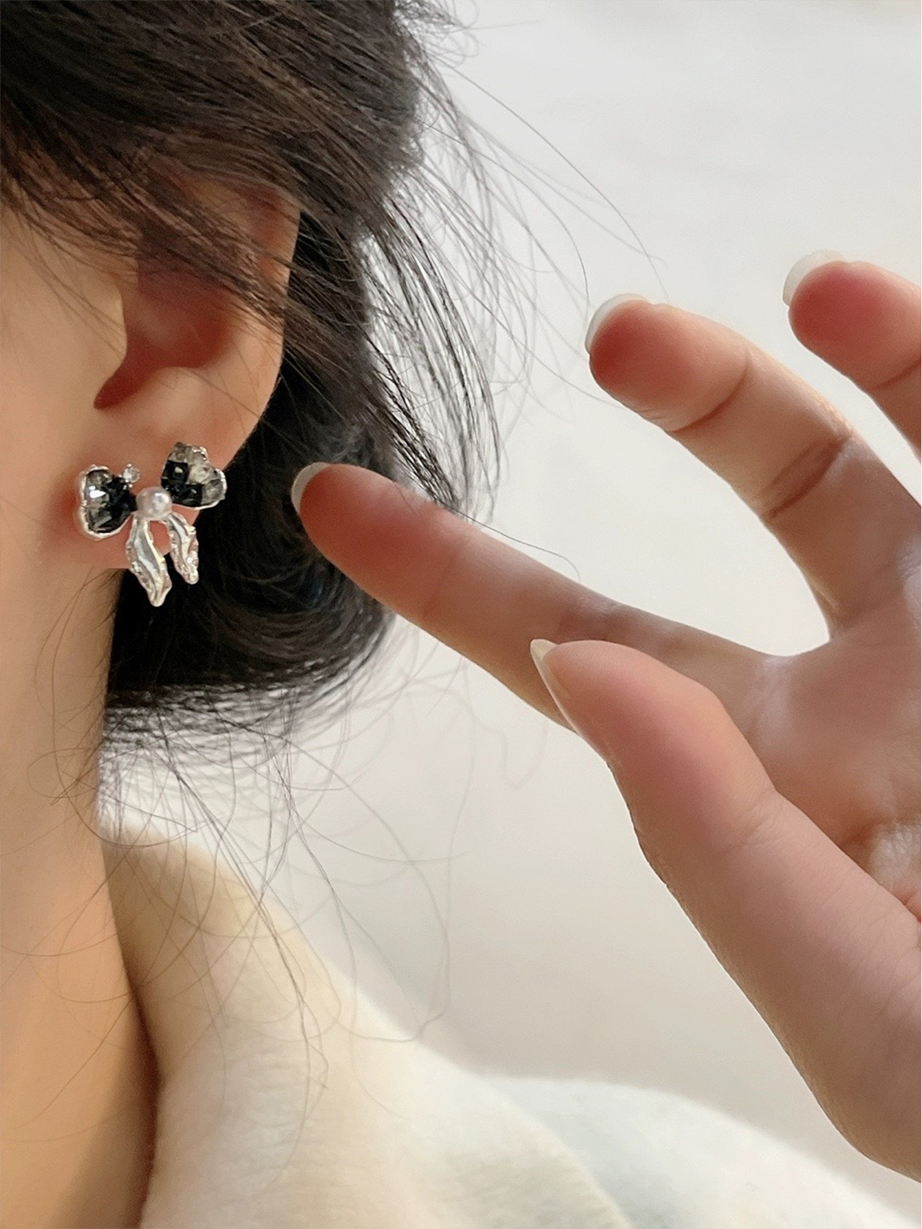 1 Pair Cute Sweet Bow Knot Inlay Alloy Zircon Ear Studs display picture 4