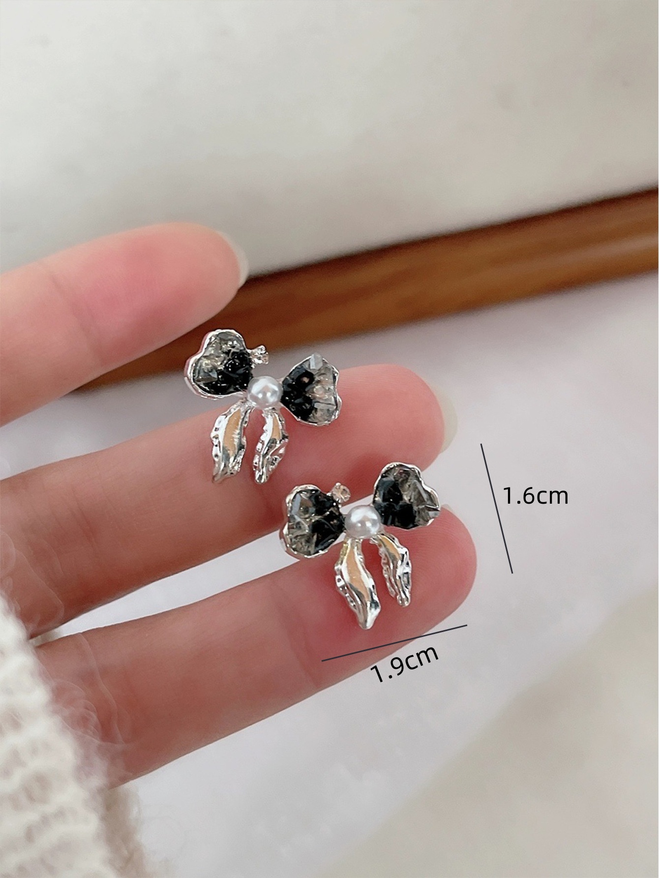 1 Pair Cute Sweet Bow Knot Inlay Alloy Zircon Ear Studs display picture 5