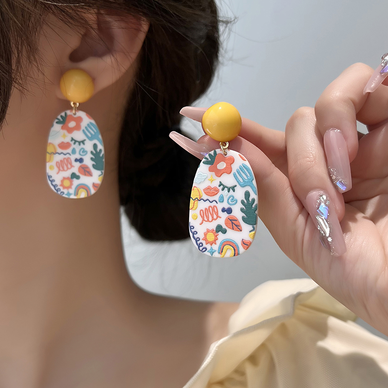 1 Pair Cute Sweet Geometric Resin Drop Earrings display picture 1