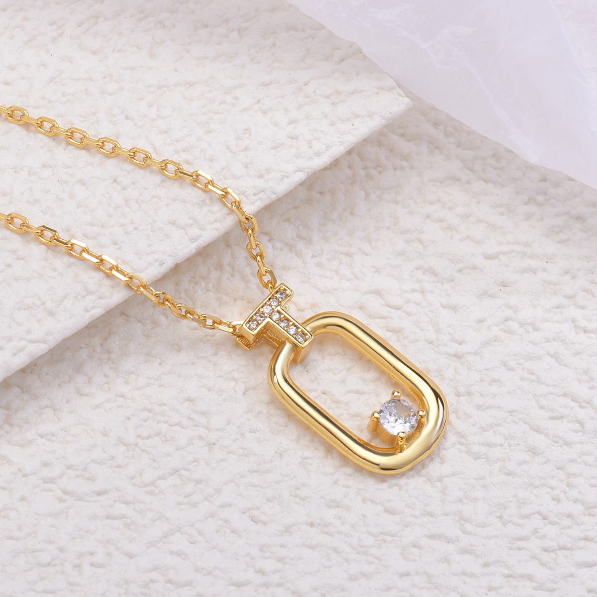 Casual Simple Style Quadrilateral Brass Plating Three-dimensional Inlay Zircon Gold Plated Women's Pendant Necklace display picture 3