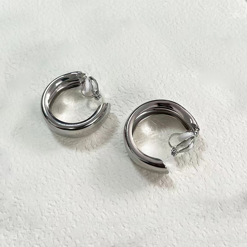 1 Pair Simple Style Solid Color Plating Alloy White Gold Plated Gold Plated Ear Studs display picture 1