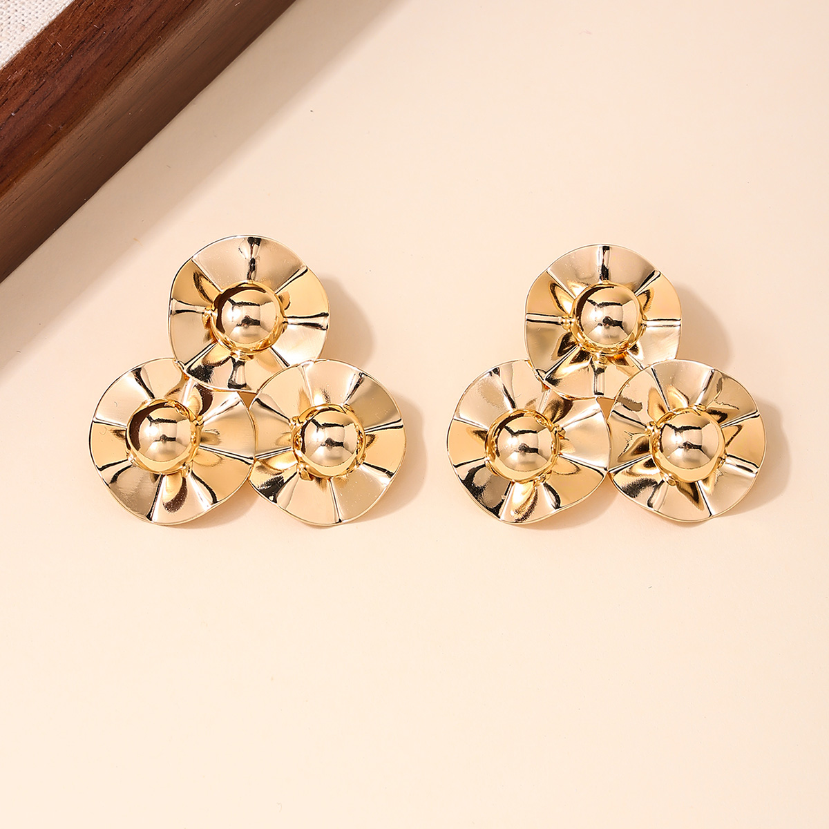 1 Pair Sweet Commute Flower Alloy Ear Studs display picture 10