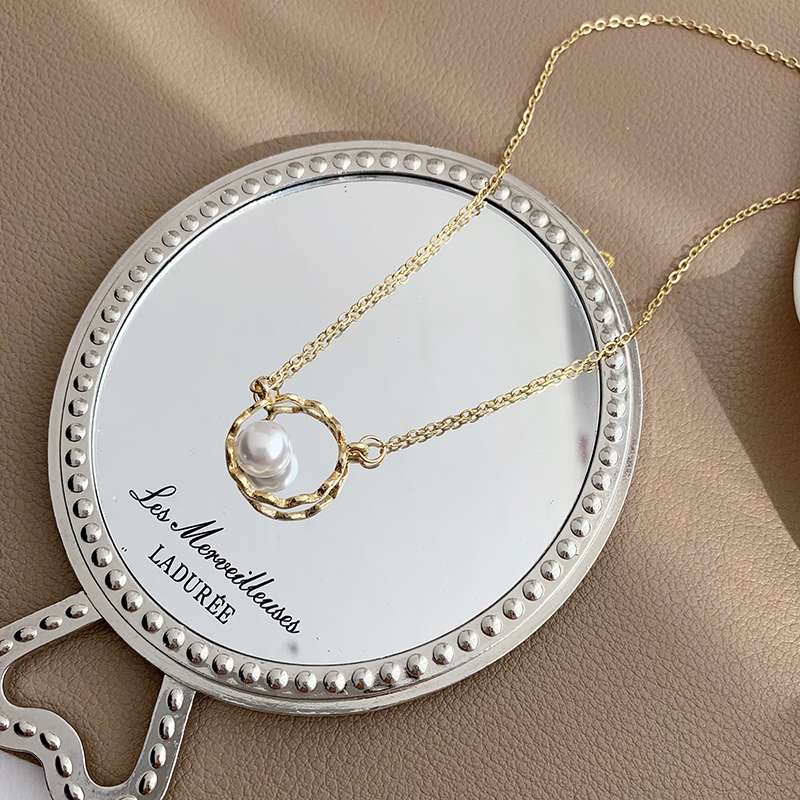 Elegant Einfacher Stil Runden Legierung Überzug Inlay Künstliche Perlen Vergoldet Frau Halskette display picture 9
