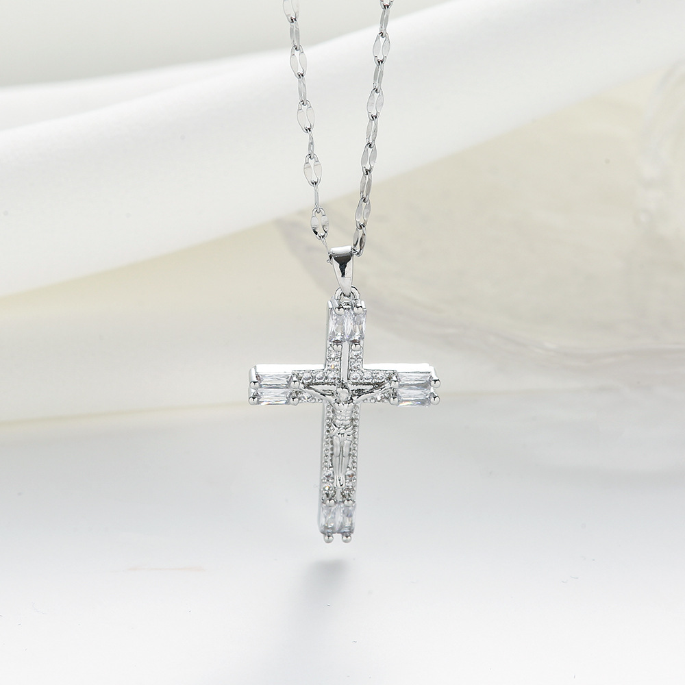 Titanium Steel 18K Gold Plated Simple Style Classic Style Plating Inlay Cross Zircon Pendant Necklace display picture 1