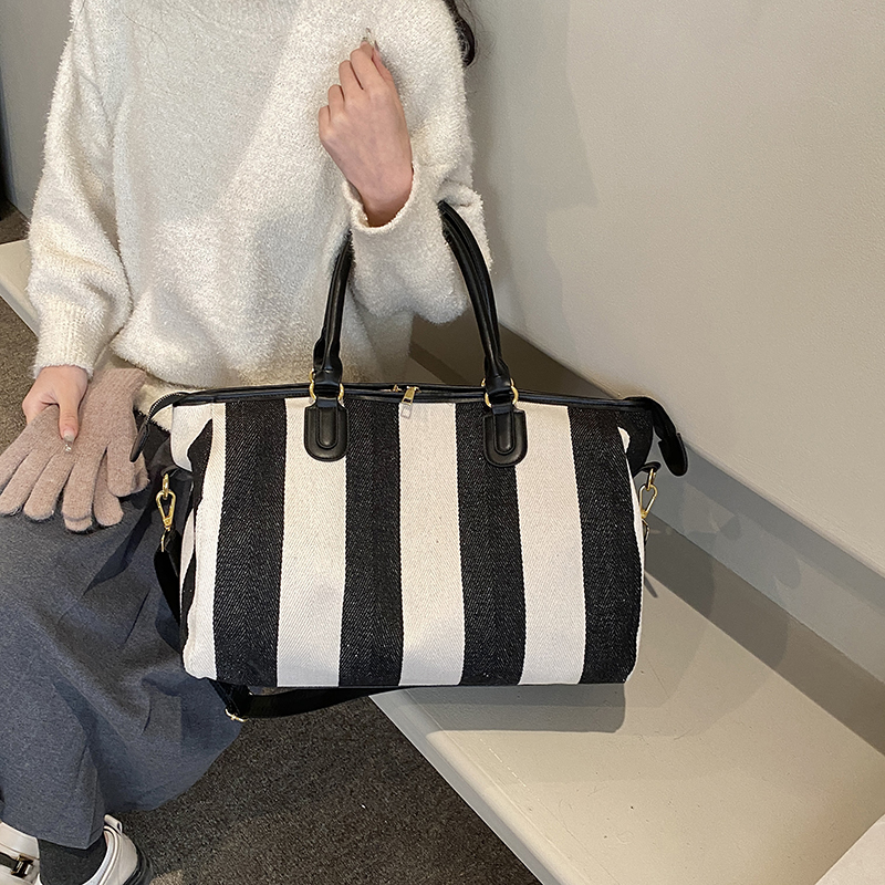 Women's Pu Canvas Stripe Classic Style Sewing Thread Square Zipper Handbag display picture 4