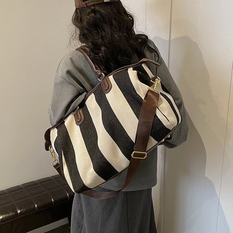 Women's Pu Canvas Stripe Classic Style Sewing Thread Square Zipper Handbag display picture 5