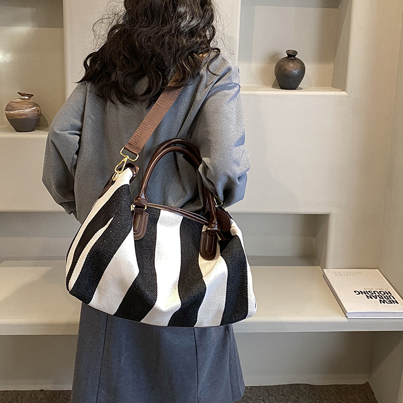 Women's Pu Canvas Stripe Classic Style Sewing Thread Square Zipper Handbag display picture 8