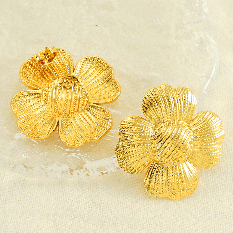 1 Piece Cute Wedding Bridal Flower Plating Inlay Stainless Steel Artificial Pearls 18K Gold Plated Drop Earrings display picture 5