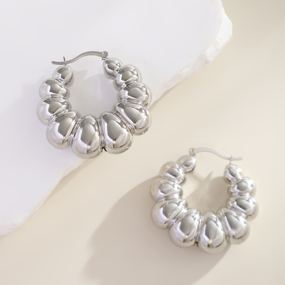 1 Pair Retro French Style Simple Style Round Irregular Three-dimensional Thick Ccb Earrings display picture 5