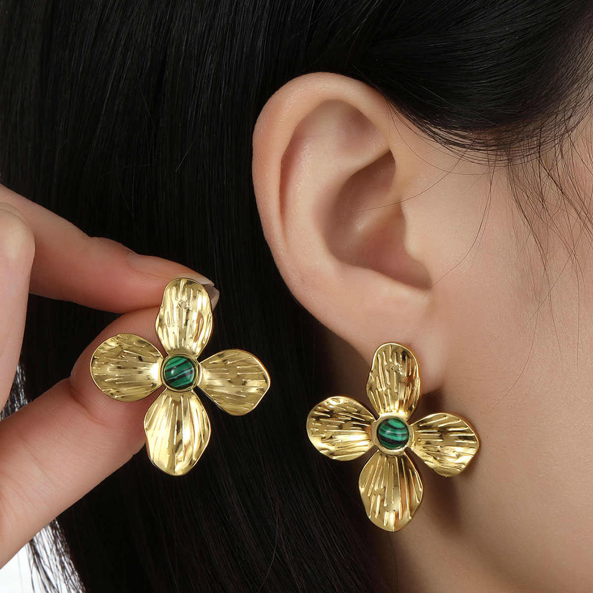 1 Pair Ig Style Flower Plating Inlay Titanium Steel Natural Stone 18k Gold Plated Ear Studs display picture 2