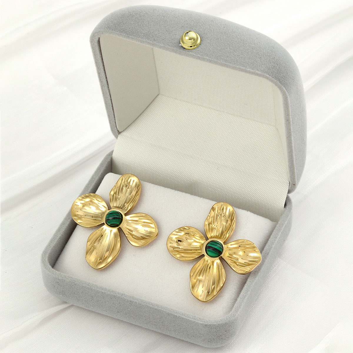 1 Pair Ig Style Flower Plating Inlay Titanium Steel Natural Stone 18k Gold Plated Ear Studs display picture 6