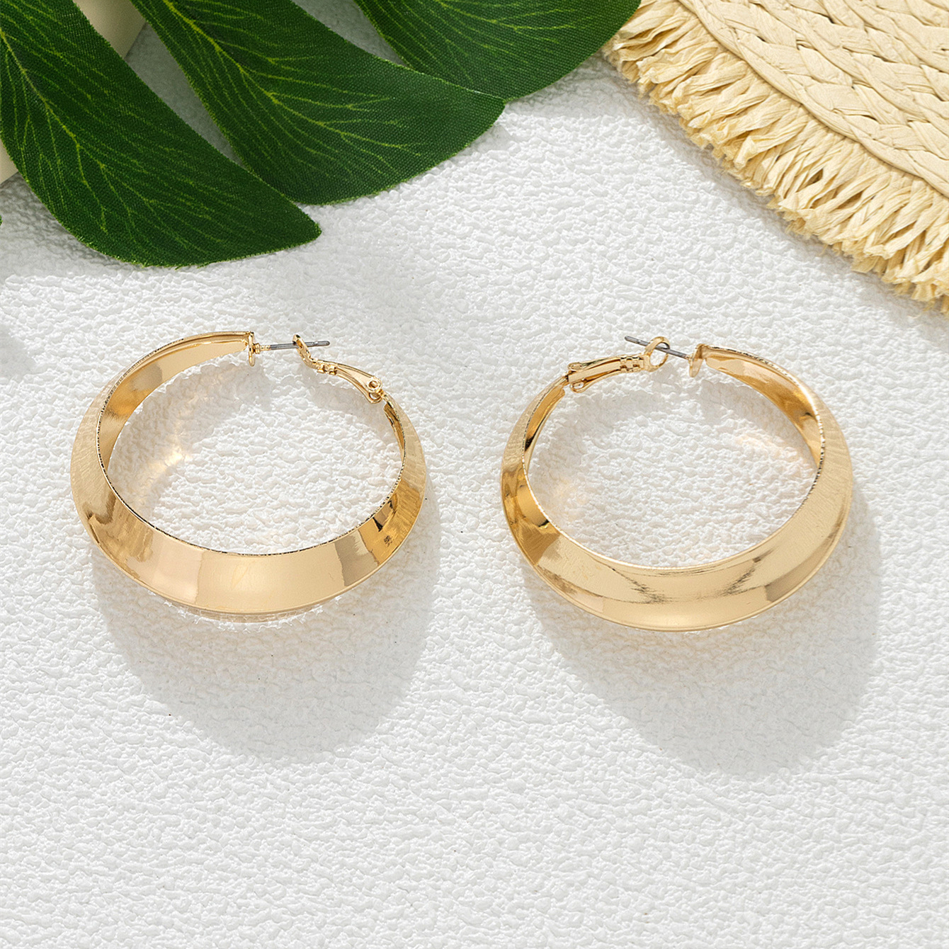 1 Pair Exaggerated Simple Style Round Plating Iron Hoop Earrings display picture 5
