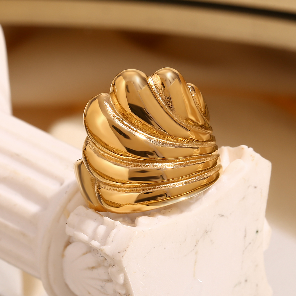 Vintage Style Simple Style Sea Wave Stainless Steel Plating 18k Gold Plated Rings display picture 4